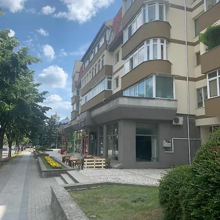 Ultracentral Cu Terasa Etaj Unu Ramnicu Valcea Exterior photo
